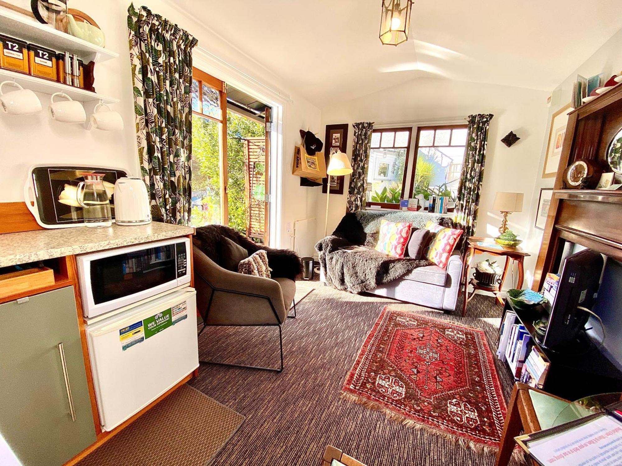 Ah House City B&B Nelson Bed & Breakfast Nelson